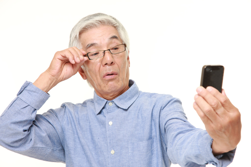 老花的發(fā)生除了與年齡有關(guān)，你還能想到什么？